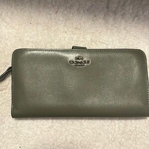 Coach wallet in great condition